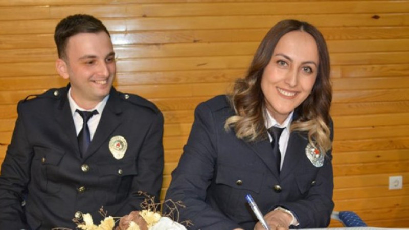 Polis haftasında nikah kıydılar!