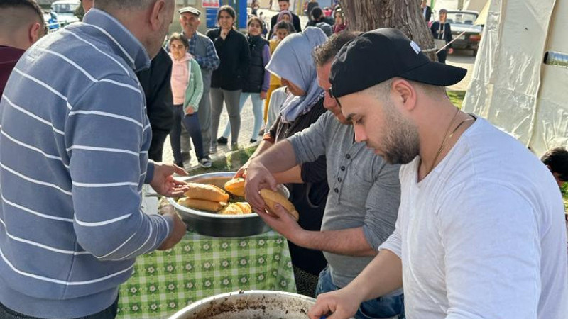 Ziya SEVİL'den, Depremzedelere Tantuni İkramı