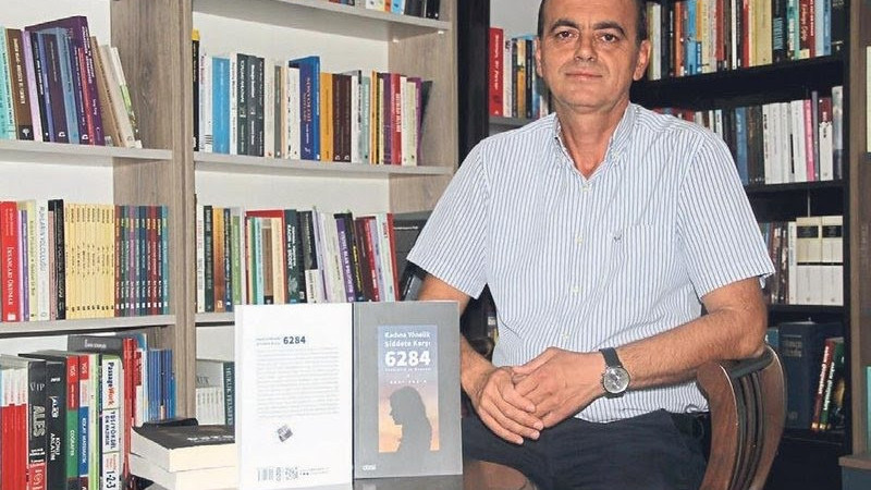 Aydınlı polis memurundan anlamlı kitap