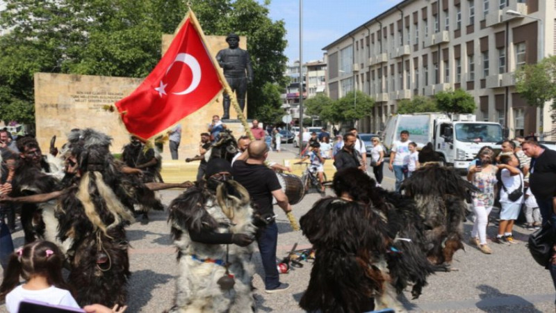 Tütütabaklar, Balıkesir'deki kutlamalara damga vurdu