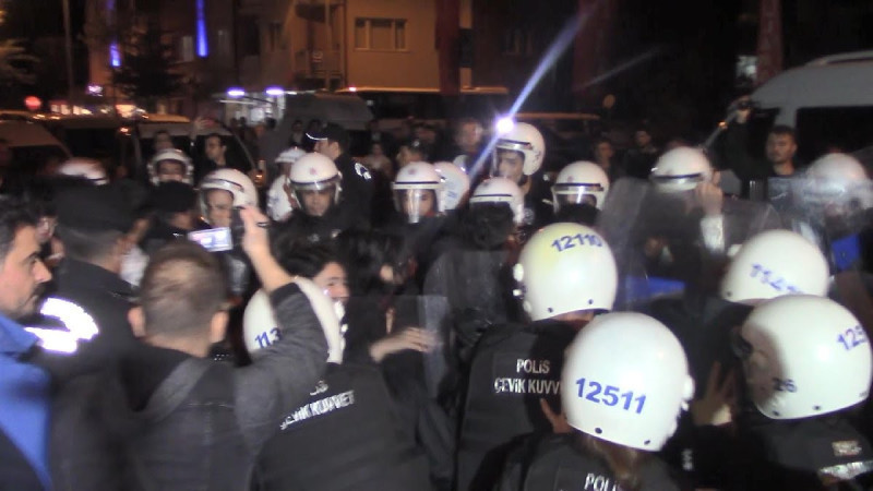 Öğrenci eyleminde 5 polis yaralandı