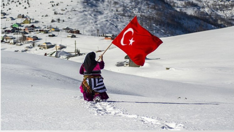 Adalet'ten 'Türk Bayrağı' temalı yarışma sonuçlandı