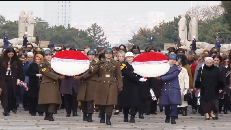 Kuvvet komutanlarının eşleri Anıtkabir'de