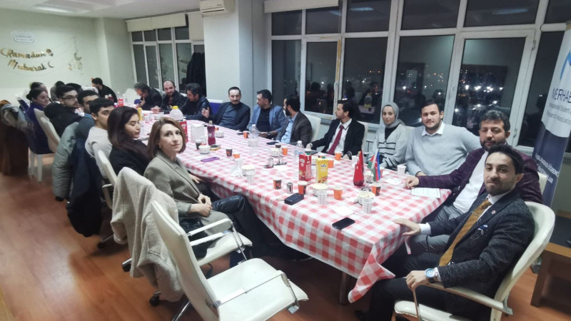 Türkiye'de Ramazan İftarı ve Nevruz Kutlamaları Bir Arada Kutlandı.