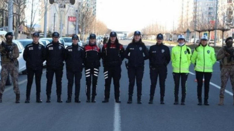 Kadın polis timinden uygulama 