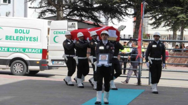 Polis memuru sevenlerini yasa boğdu