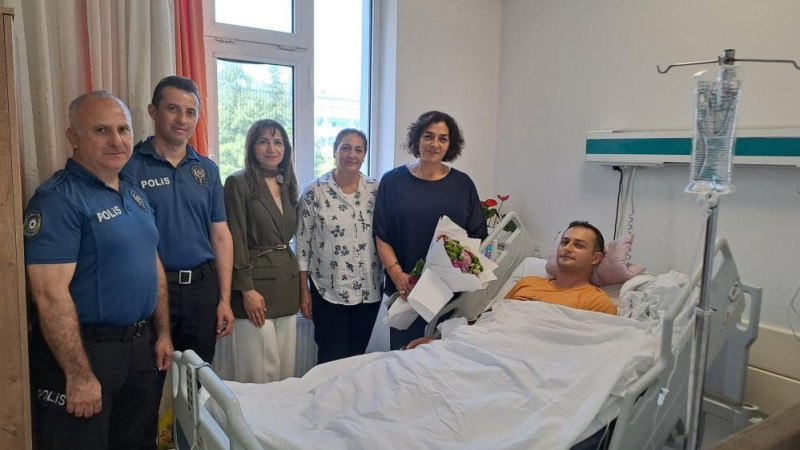 POLİS MEMURUNA MORAL ZİYARETİ