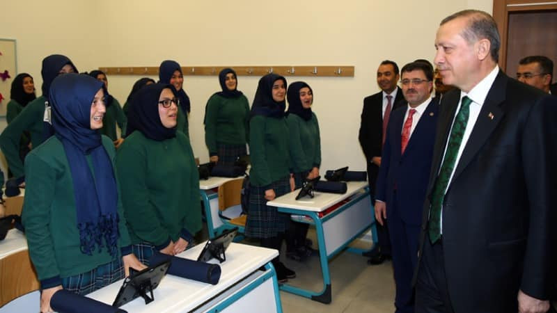 İslam ve Bilim Aynı Noktada: Karma Eğitim Başarıyı Düşürüyor